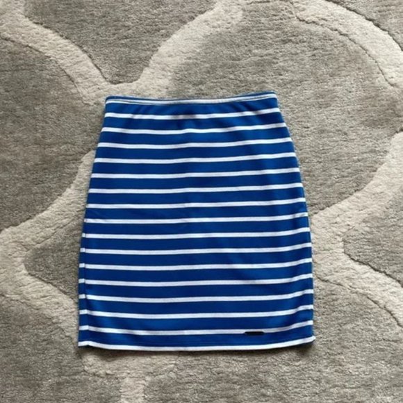 πHPπ NWOT A&F Stretch Mini Skirt - Picture 1 of 5